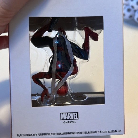 NWT marvel holiday ornament - Spider-Man hallmark - Picture 3 of 3